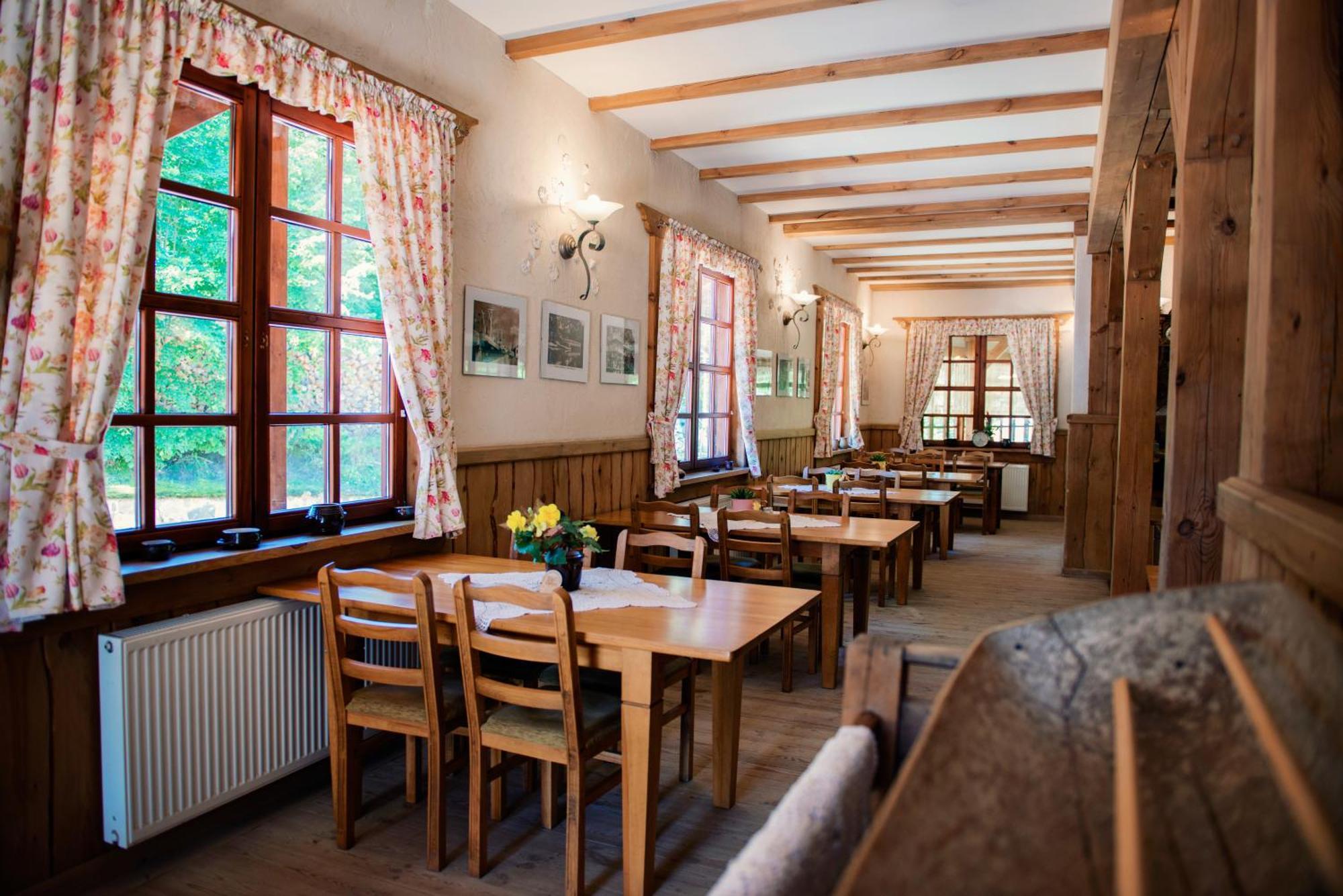 Karczma Zacisze Bed & Breakfast Krutyń Екстериор снимка