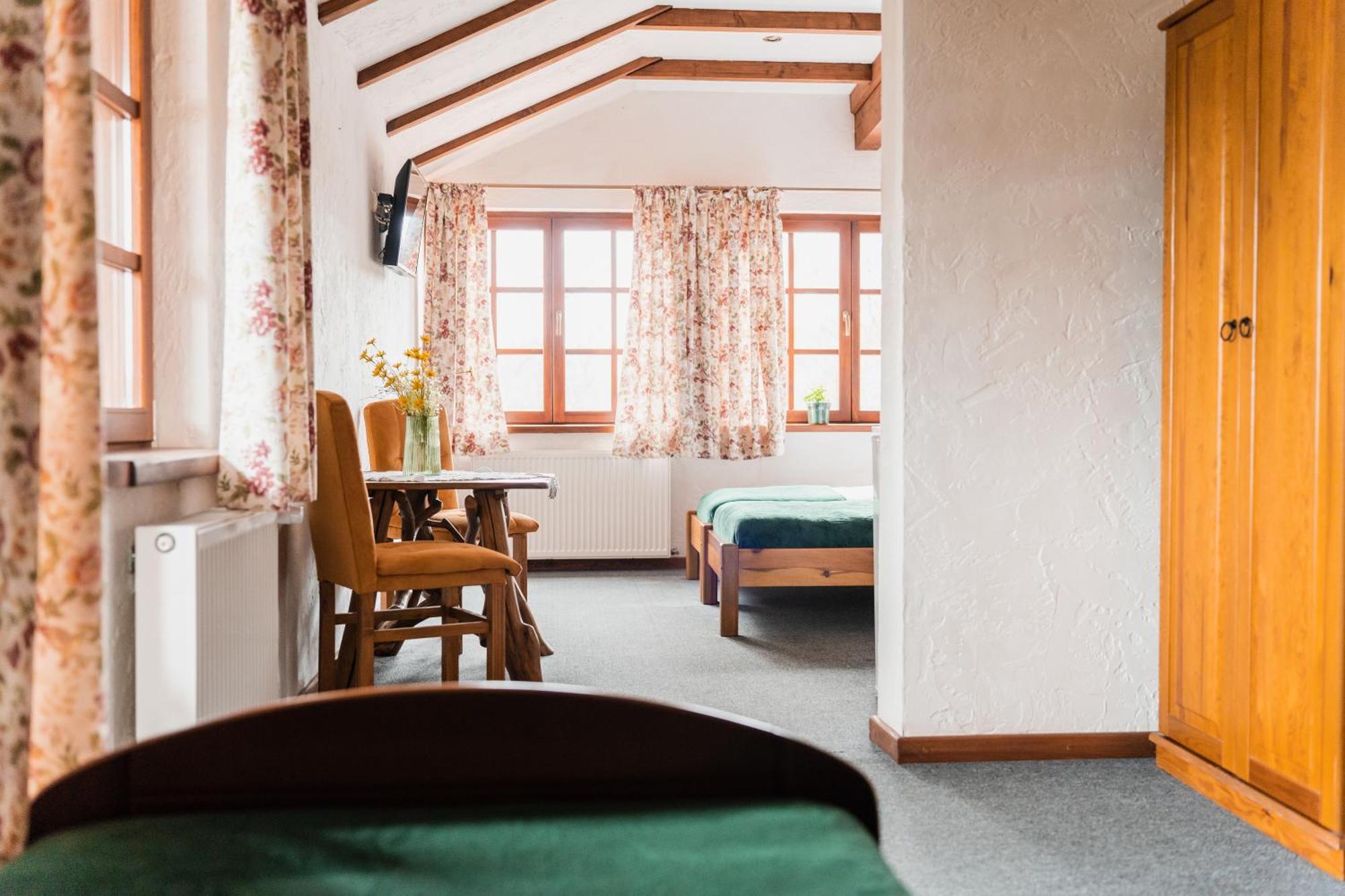 Karczma Zacisze Bed & Breakfast Krutyń Екстериор снимка