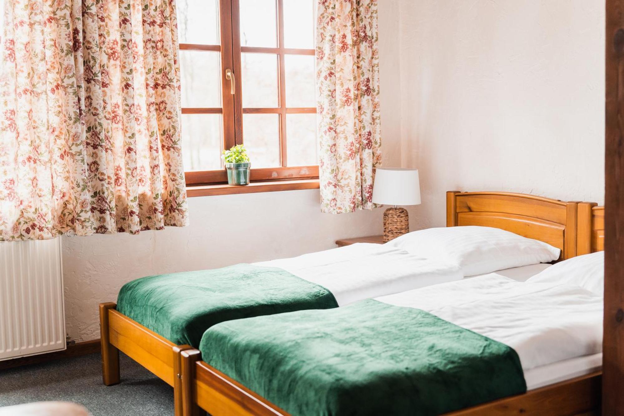 Karczma Zacisze Bed & Breakfast Krutyń Екстериор снимка